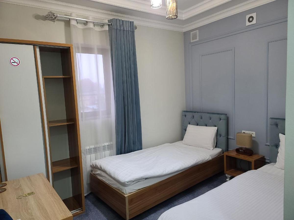 Hotel Plus 1 サマルカンド エクステリア 写真